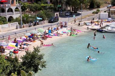 Family friendly apartments with a swimming pool Mavarstica Ciovo - 18642