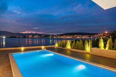 Villa Trogir Deluxe 1 6 Beautiful Bedrooms - Sea Front Private Pools - Sauna