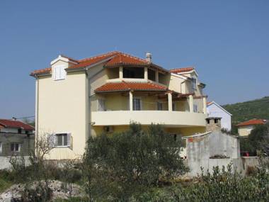 Apartments with a parking space Tribunj Vodice - 13174