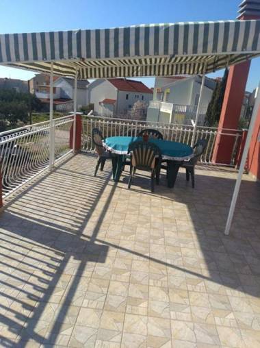 Apartment Tomi - with large terrace