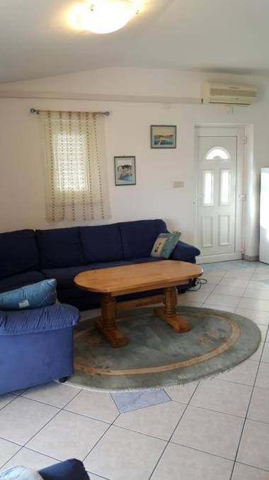 Apartment Mara Tribunj