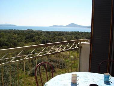 Apartments Damir - on the sea side