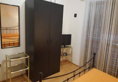 Apartment Ivica - 300 m from sea