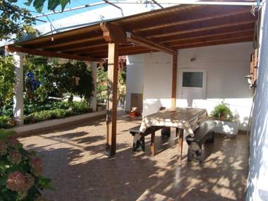 Apartments Mirko-100m from beach