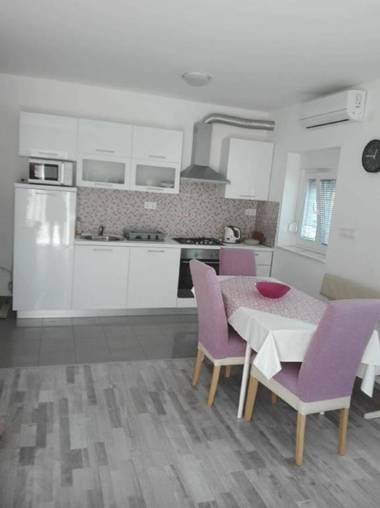 Apartment Tona - close to sea