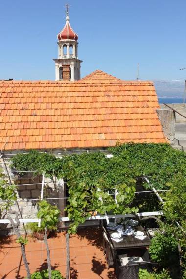 Holiday House Granny Mary