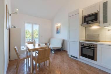 Sutivan seaside apartment