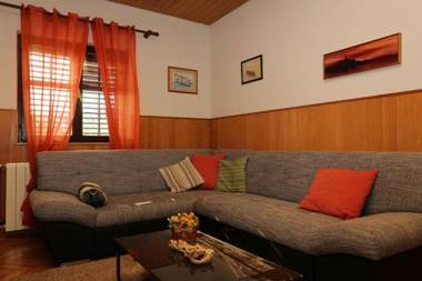 Apartment Dragi - 250 m from beach