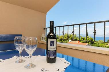 Apartment Ana - 50m from Sea