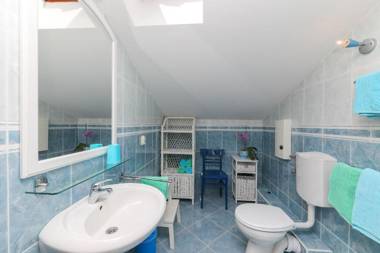 Apartment Ana - 50m from Sea