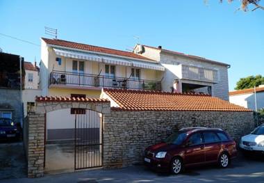 Apartment Senija - 150m from beach