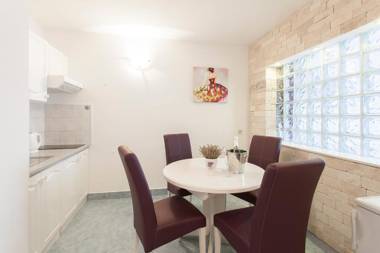 Apartments Old Stone