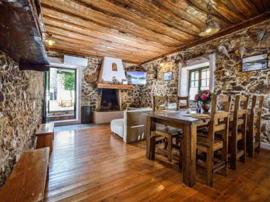 Pet-friendly Holiday Home in Sukošan with Jacuzzi