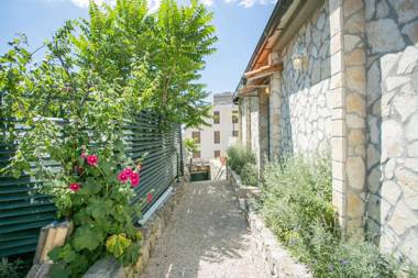 Garden Apartment Hotel