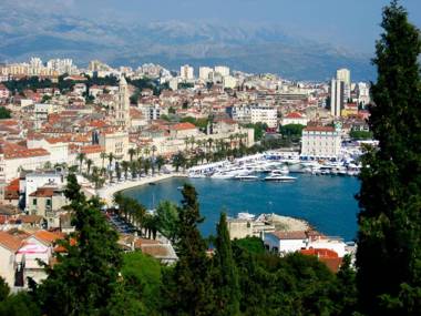 Gold Town Split Apartments