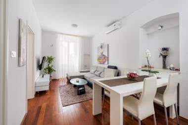 Fairy Of The Seas Apartments