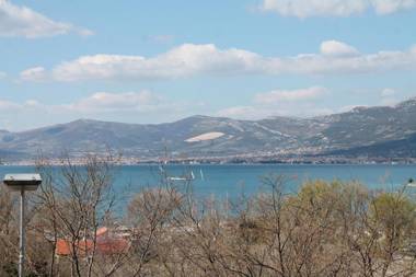 Apartment Iris Split