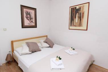 Apartment Old Town Manosa