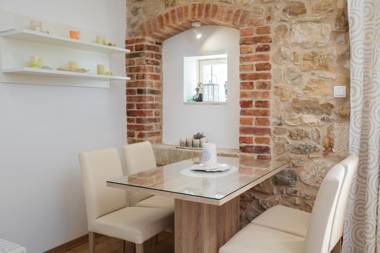 Cindro Apartment with Terrace