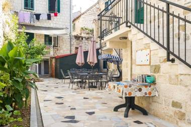 Peruzovic Rooms & Apartments