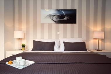 VILLA MILLA with private pool jacuzzi sauna gym max. 8 person