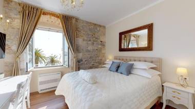 Chrysanta Apartments