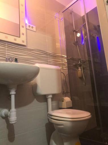 Russell's House in the center & beach