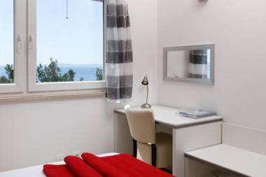 Beautiful apartment for 3 adults next to the beach