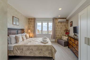 Metropole Luxury Rooms