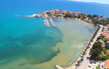 Apartments near beach Babic