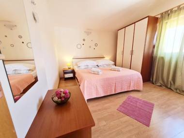 Rooms and Apartments Porat