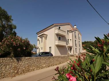 Apartments with a parking space Soline Krk - 18802