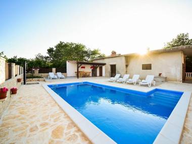 Spacious first floor apartment with private swimming pool great covered terrace