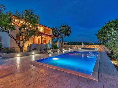 Comfortable villa with a panoramic view and private pool