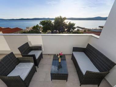 Sea-View Apartment in Sveti Petar na Moru with Garden