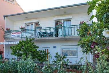 Apartments Mala Karla 1685