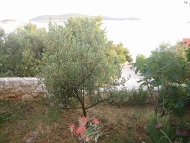 Apartments Mil - 80m from the sea