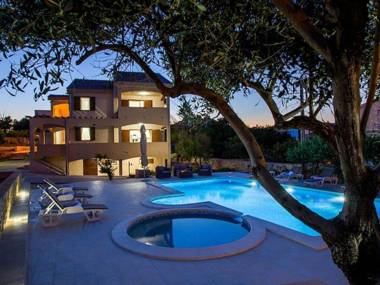 Spacious Holiday Home in Ražanac with Swimming Pool