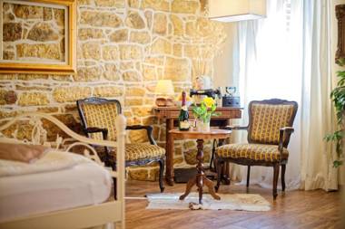 Duplex Apartment Camelia for 4 in charming Old town