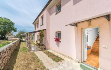 Apartment Cerin with Private Pool