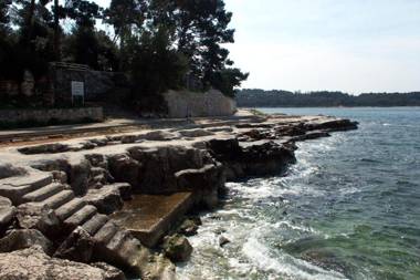 Apartments with a parking space Rovinj - 18206