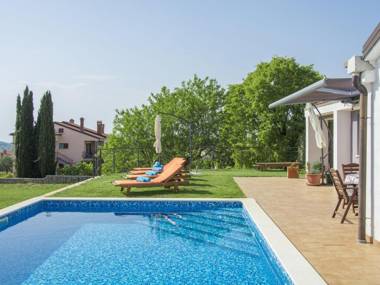 Wonderful modern villa with pool whirlpool and garden near Rovinj