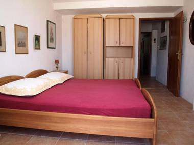 Apartment Željka-25m from beach