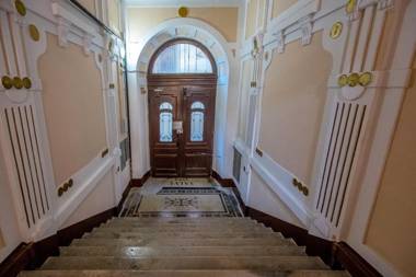 Number 1 Deluxe Apartments