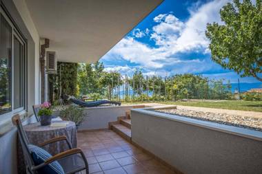 Terra Magica Deluxe Apartment & Room with Private Parking Terrace and Sea View