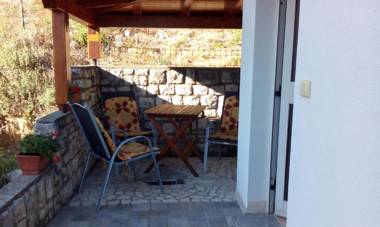 Apt for 3 people (best for a couple with a baby)