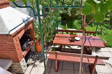 Peter Pan Apartments