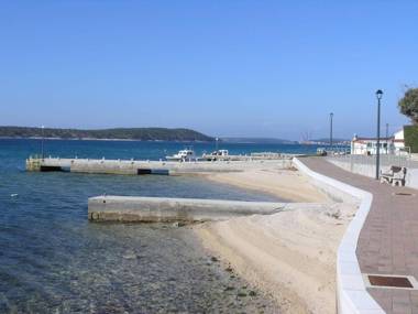 Apartments Zentil Banjol