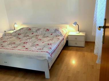 MiraMar Gardenn Apartmment