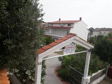 The apartment is on the ground floor - 1 entire floor 110 m2